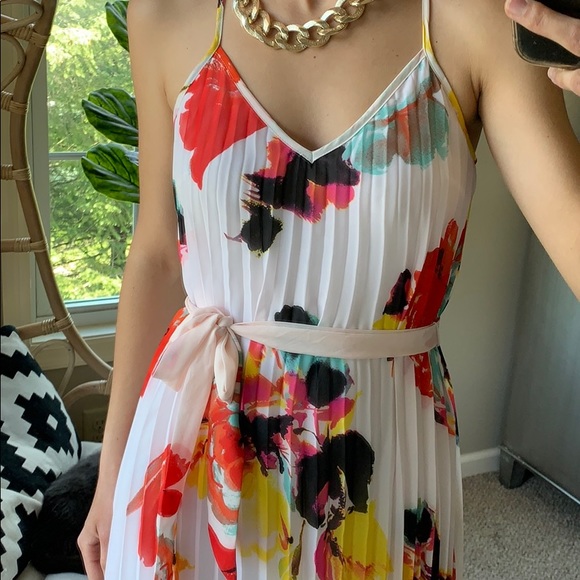 GORGEOUS SUMMER DRESS 🌺 - Picture 6 of 16
